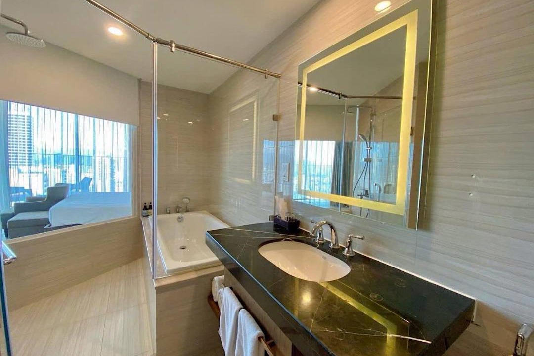 Tran Phu Beach Apartment | Luxury Beach front Room