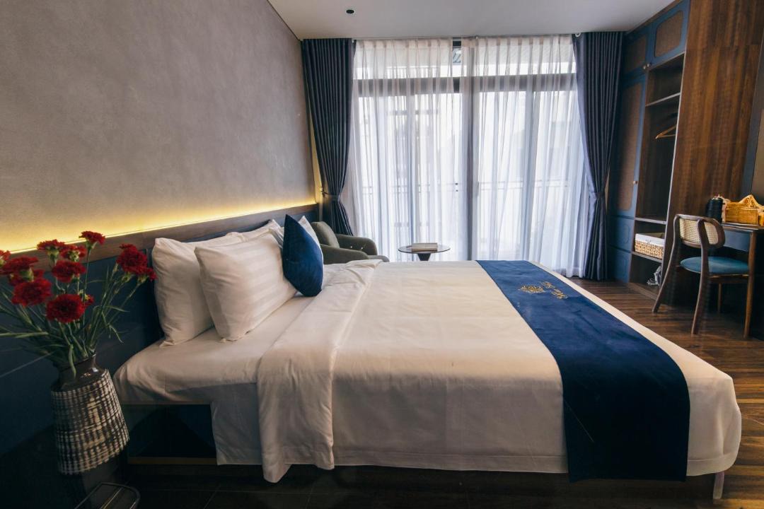 Hang Xanh Hotel | KunKin Retreat