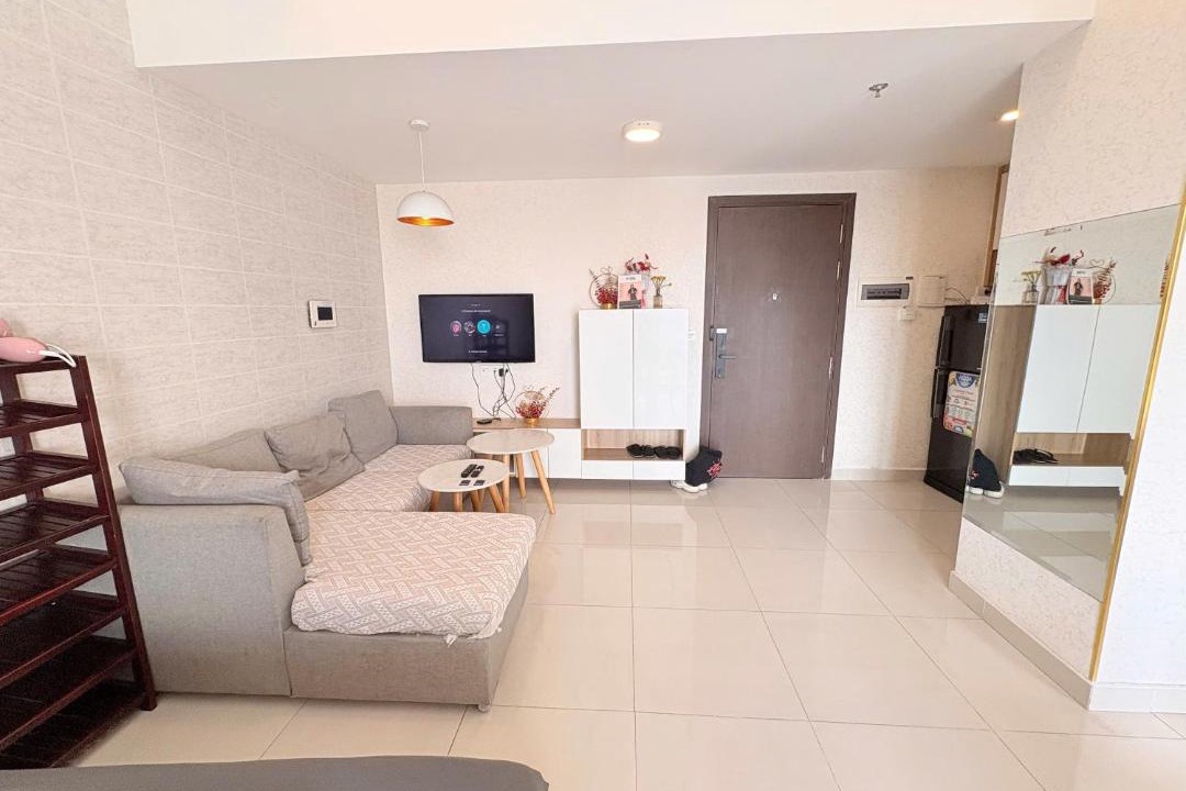 Bach Dang Riverside Apartment | Central Saigon Residence Apartment with Free Pool