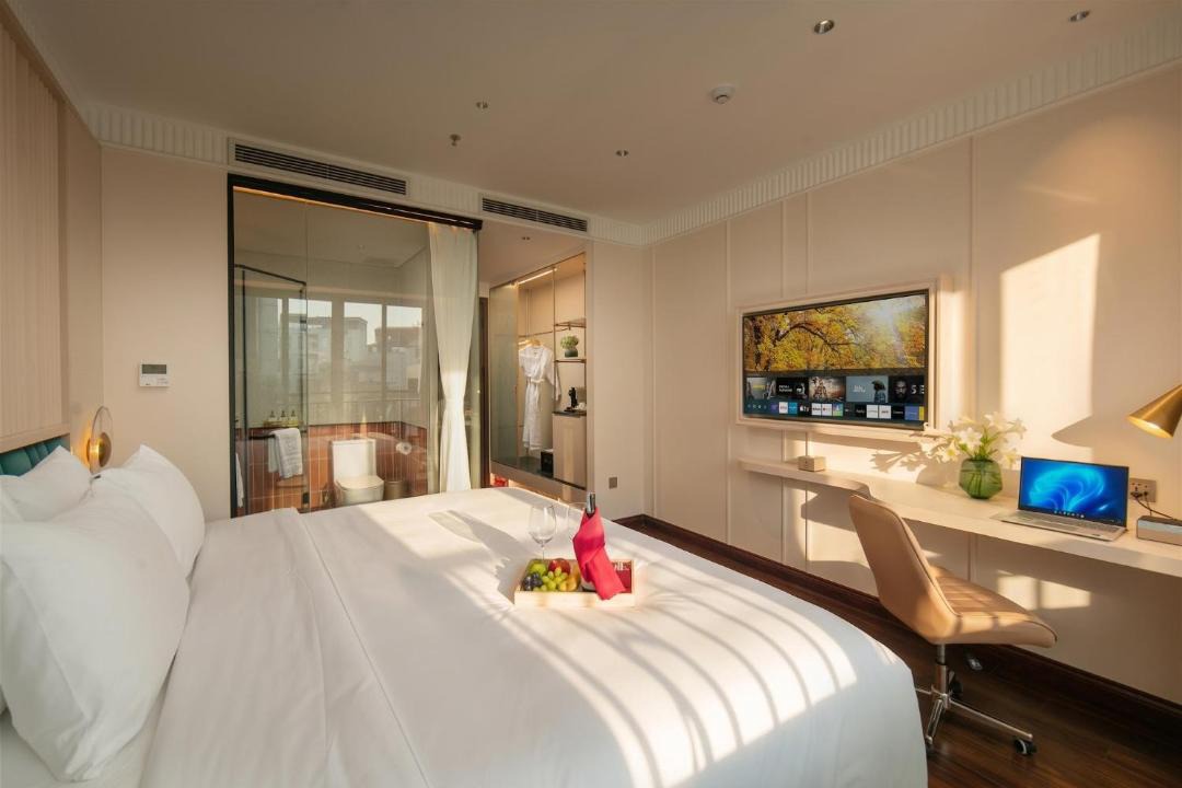 Dich Vong Hau Hotel | Luxeden Classic Hotel