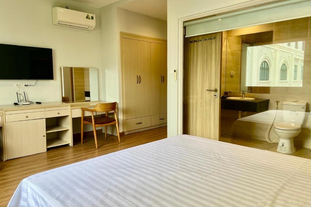 Duong To Hotel | Emerald Marina TL