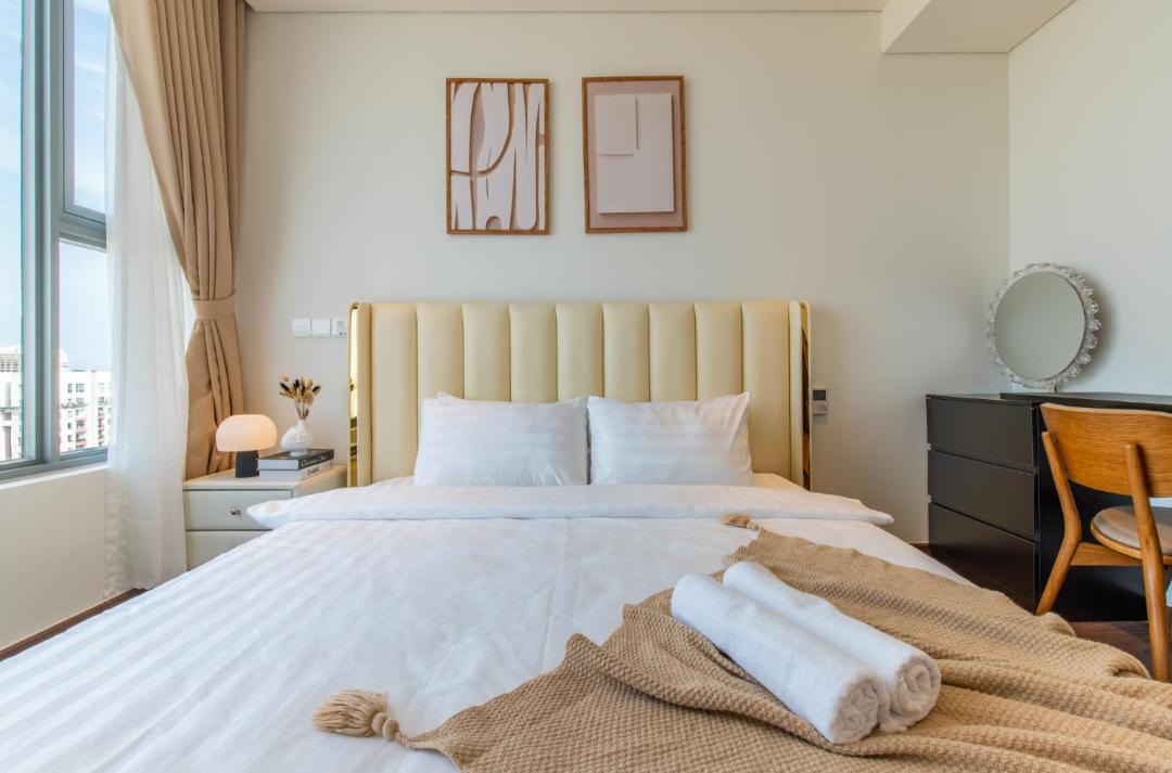 District 10 Apartment | Delux Central 3 Bedrooms China Town, Pool, Sauna, City Gateway
