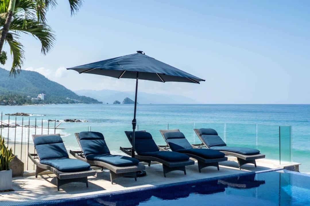 South Shore Hotel Area Apartment | Full Floor Beachfront Luxury Apartment