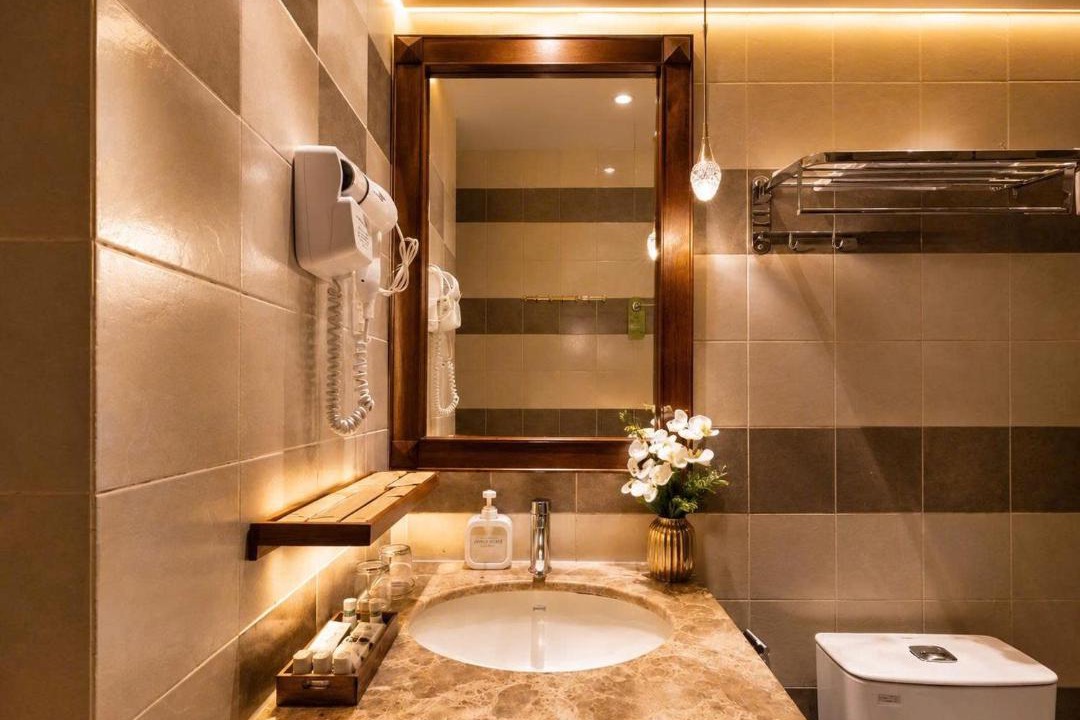 Bui Thi Xuan Hotel | Ben Thanh Market - Luxury Kas Boutique Hotel - Thai Cuisine Restaurant