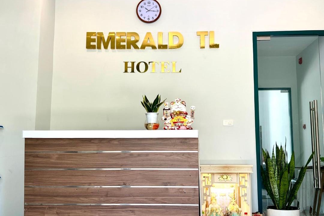 Duong To Hotel | Emerald Marina TL