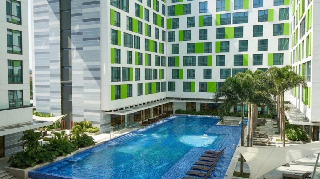 Tan Binh Hotel | Republic Airport Residences - Next to Holiday Inn