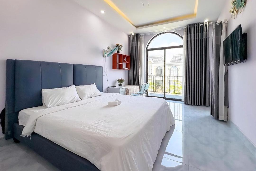 Tan An Hotel | Homestay Lavila Tân An