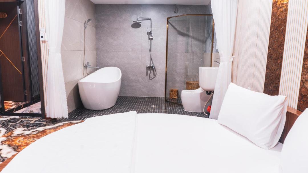 Tan Phu District Hotel | Thanh Binh Premium 2