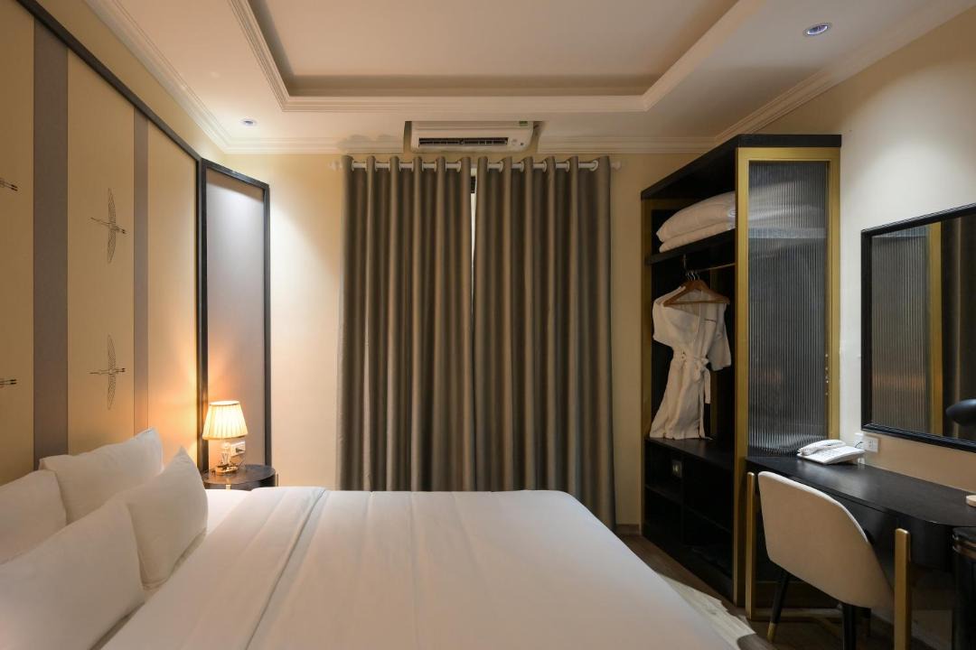 Trung Hoa Nhan Chinh Hotel | San Hotel & Pool