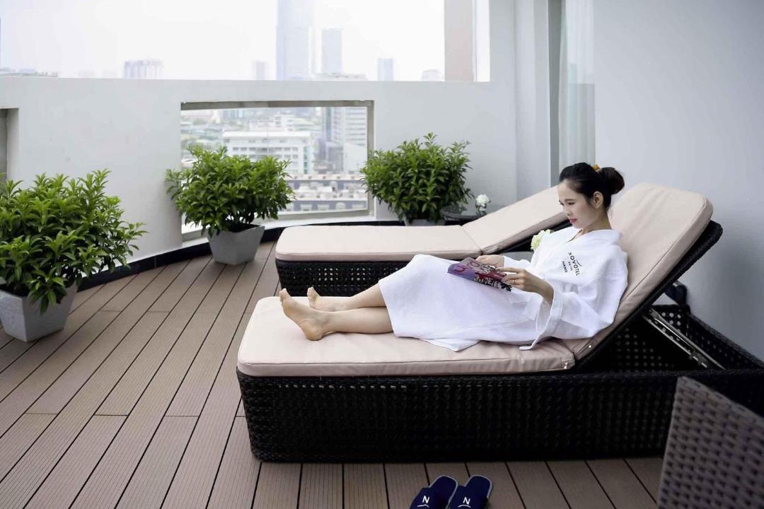 Dich Vong Hau Hotel | Novotel Suites Hanoi