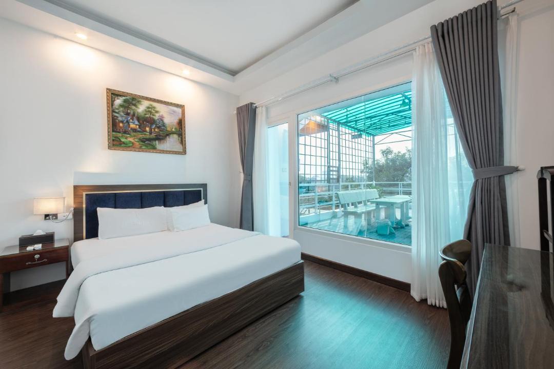 Hai Ba Trung Hotel | A25 Hotel - 57 Quang Trung