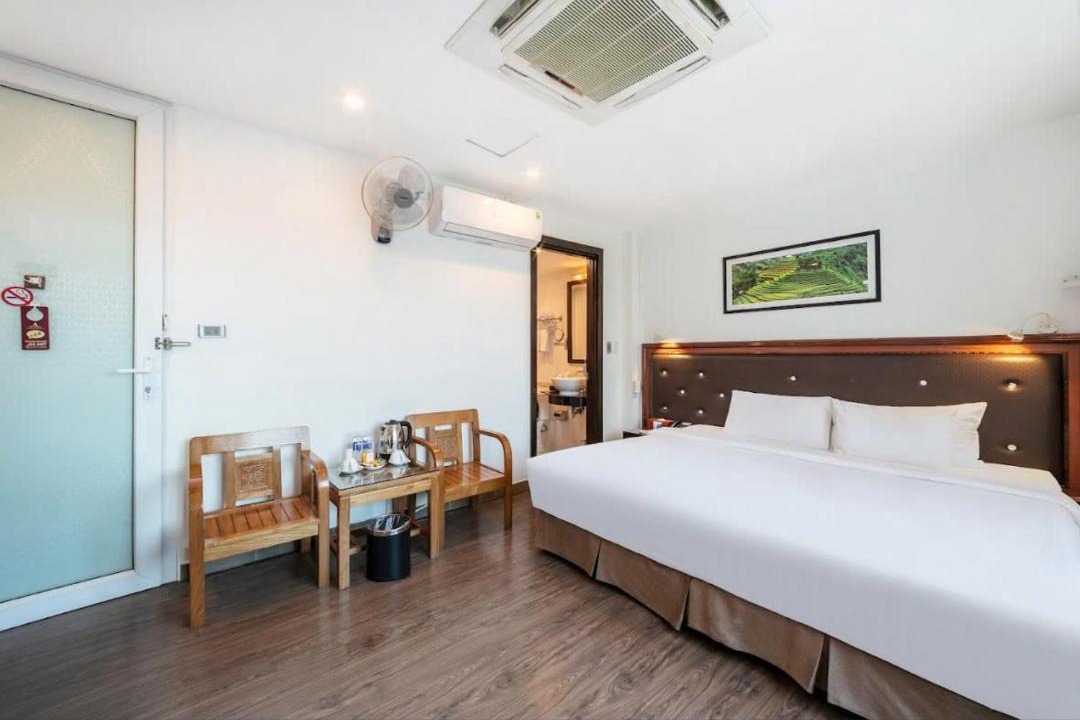 Van Mieu Hotel | A25 Hotel - 28 Trần Quý Cáp