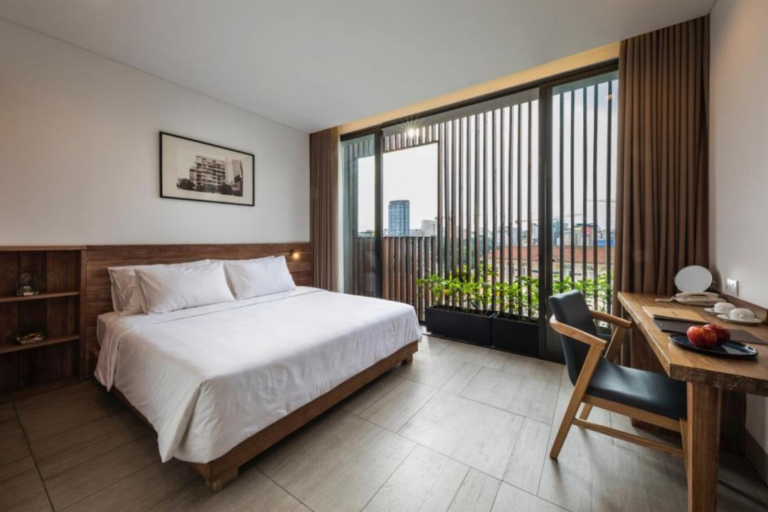 Nguyen Thai Binh Hotel | Triple E Hotel Fine Art Museum