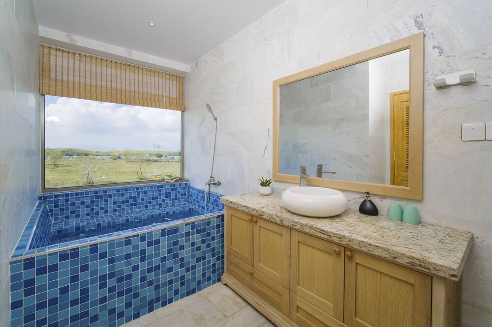 Photo of Bathroom in Cua Đai