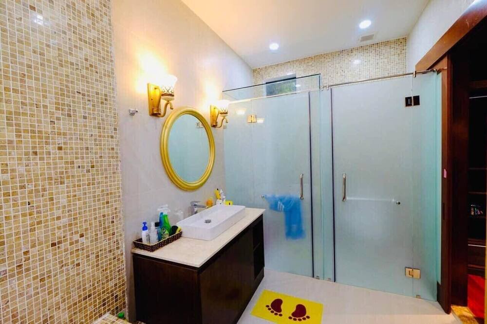 Photo of Bathroom in Ngu Hanh Son