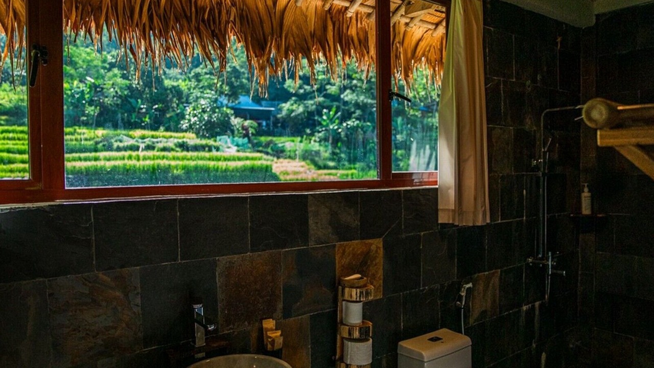Photo of Bathroom in Pu Long Nature Reserve