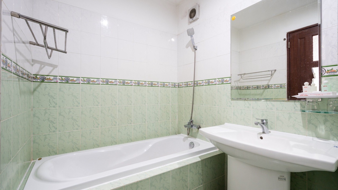Photo of Bathroom in District 11