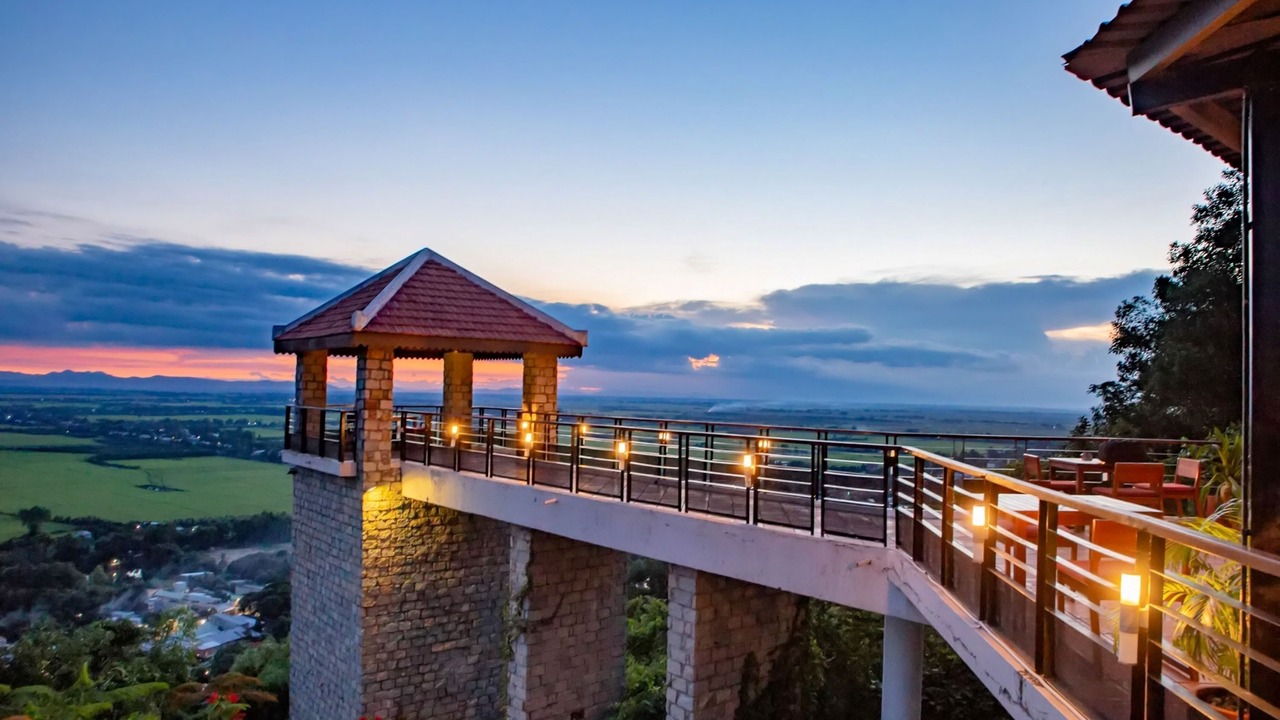 Photo of Buildings in Nui Sam