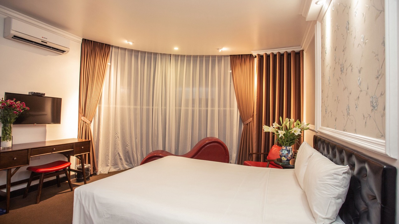 Photo of Bedroom in Trung Hoa Nhan Chinh
