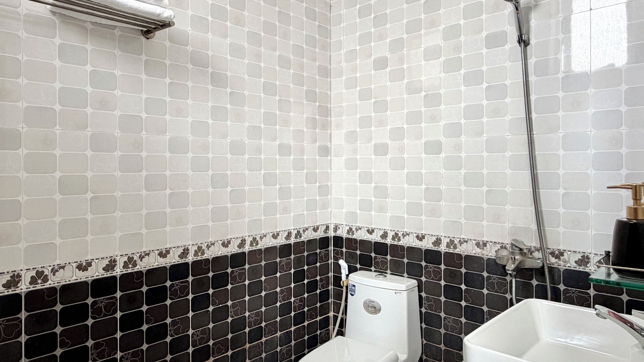 Photo of Bathroom in District 12