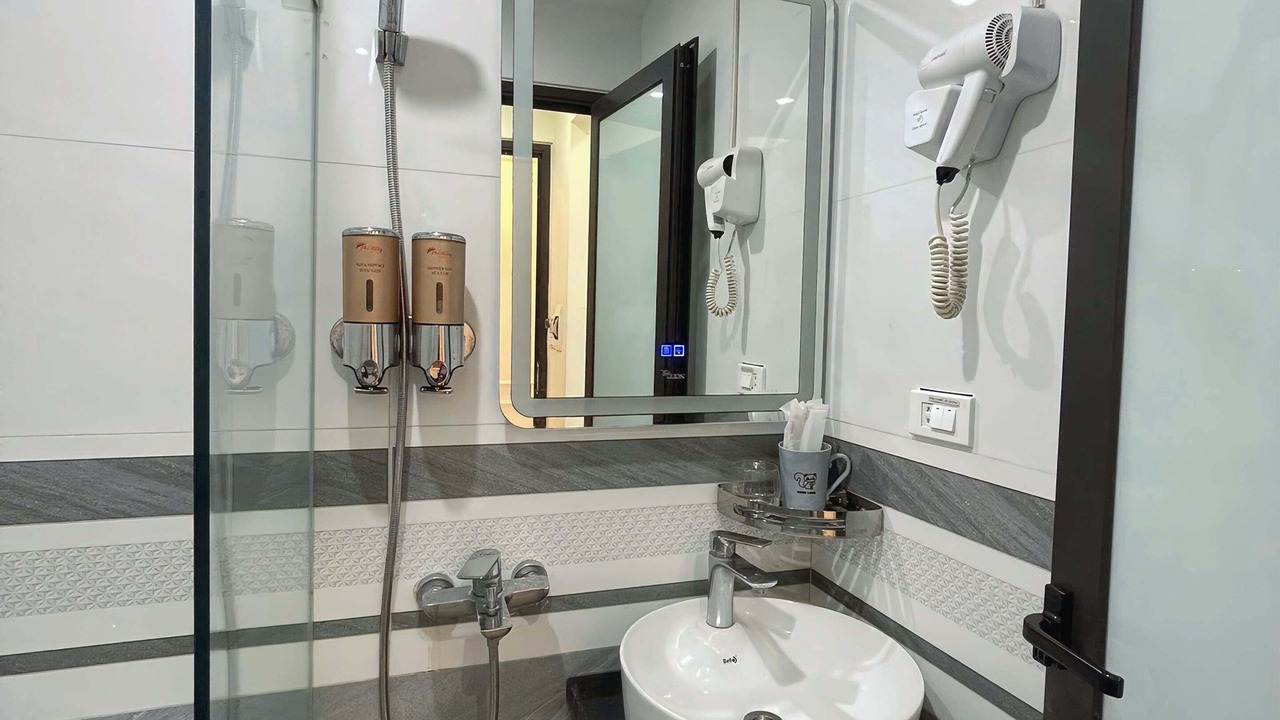 Photo of Bathroom in Tay Ho