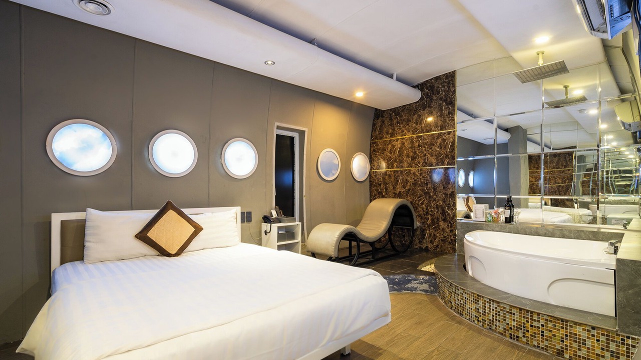 Photo of Bedroom in District 10