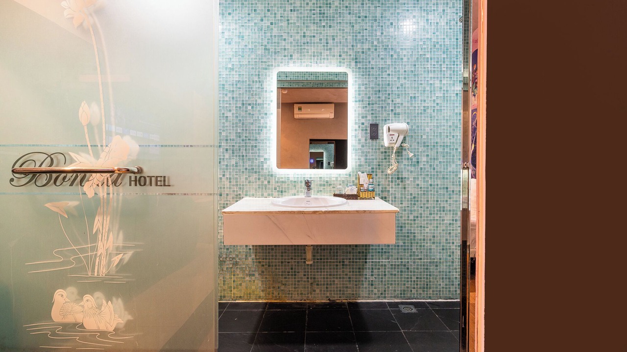 Photo of Bathroom in District 10