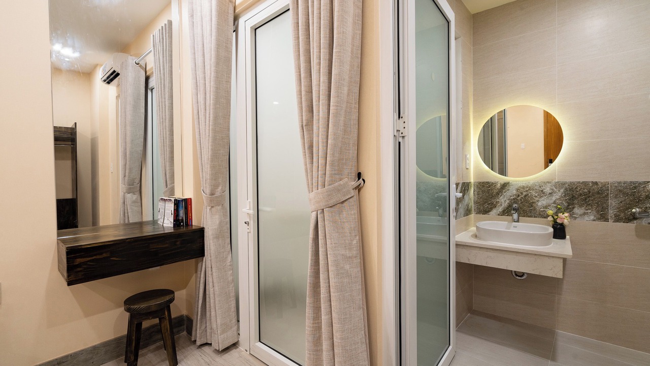 Photo of Bathroom in Phuong 8