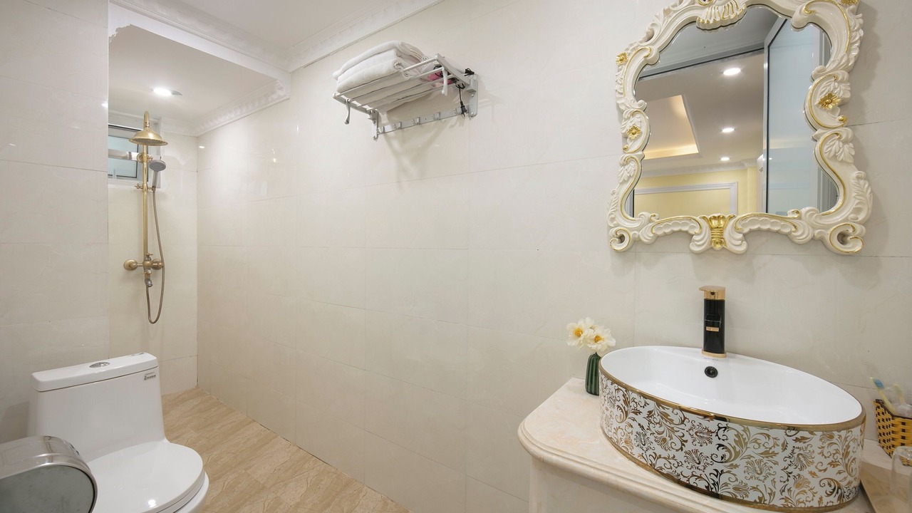 Photo of Bathroom in Hang Buom