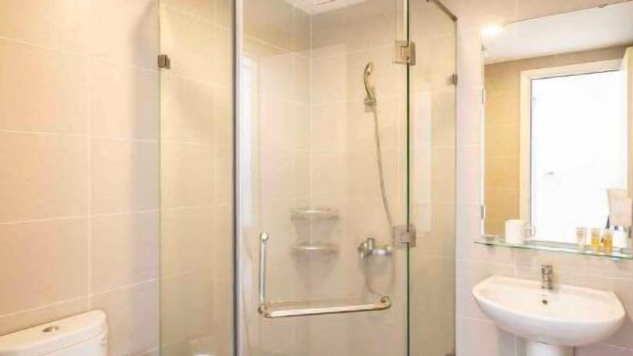 Photo of Bathroom in District 9