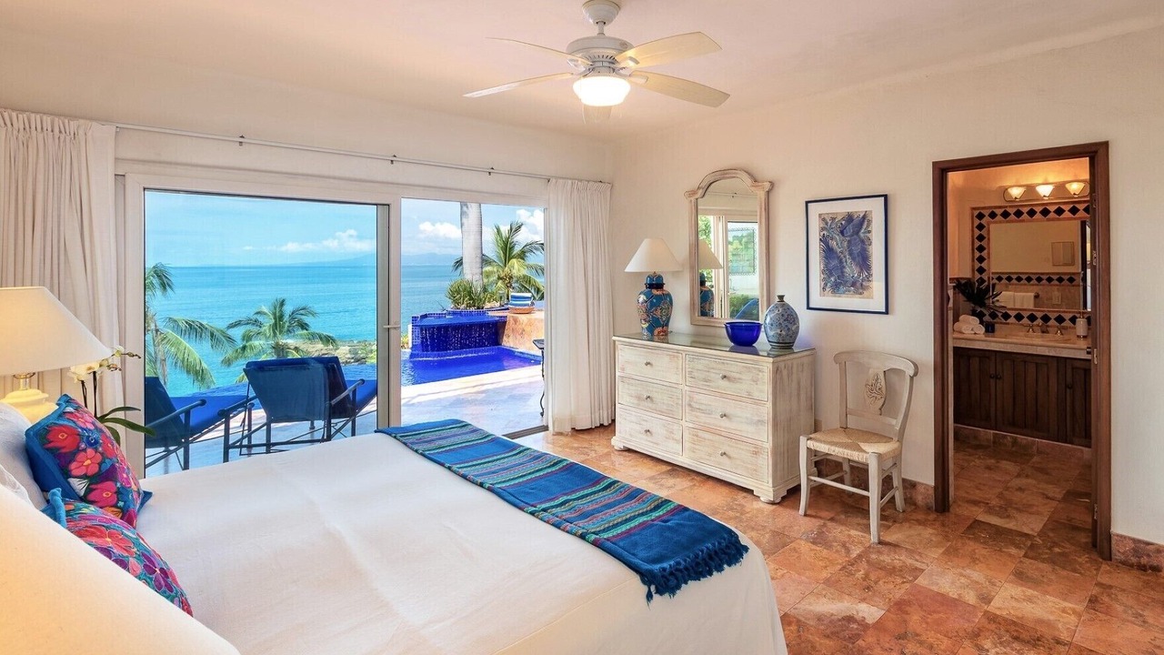 Photo of Bedroom in South Shore Hotel Area