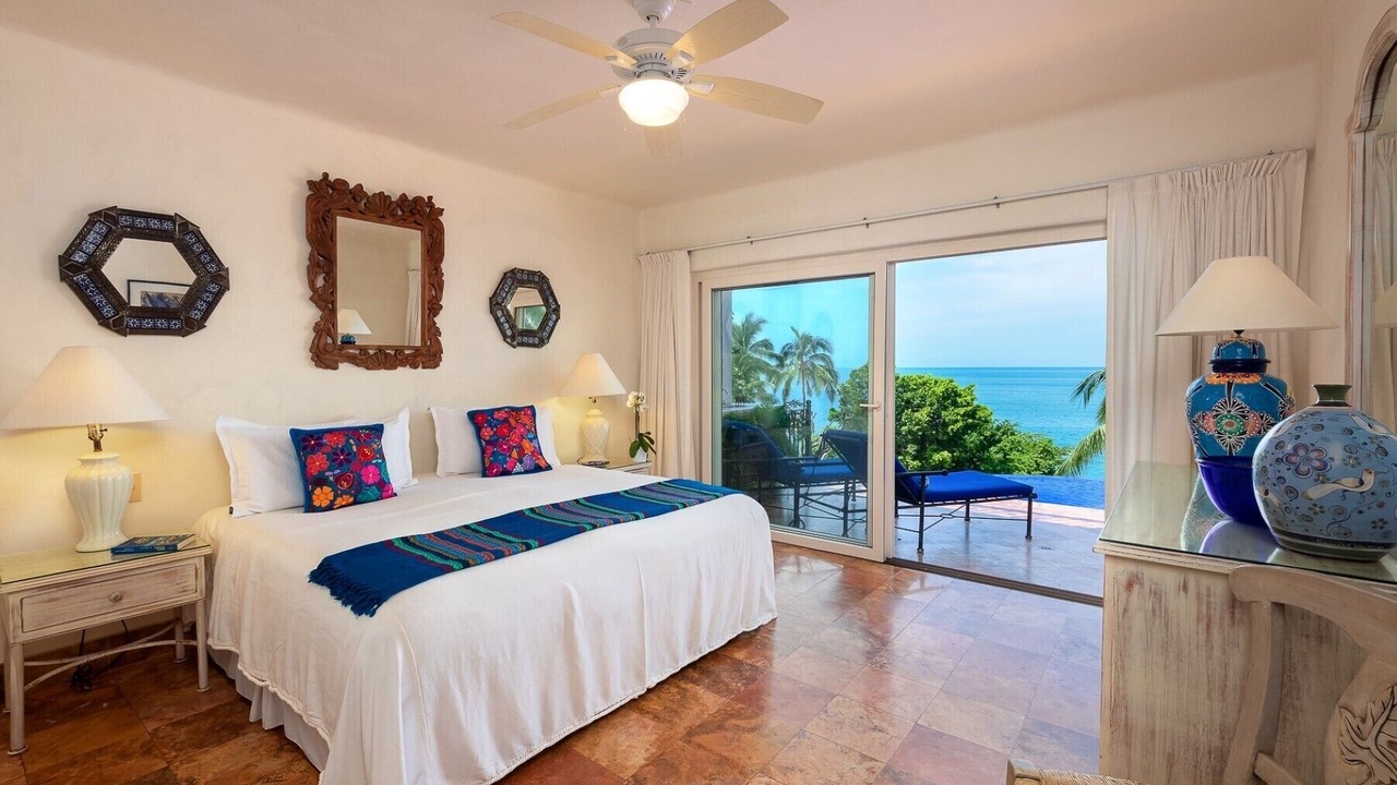 Photo of Bedroom in South Shore Hotel Area