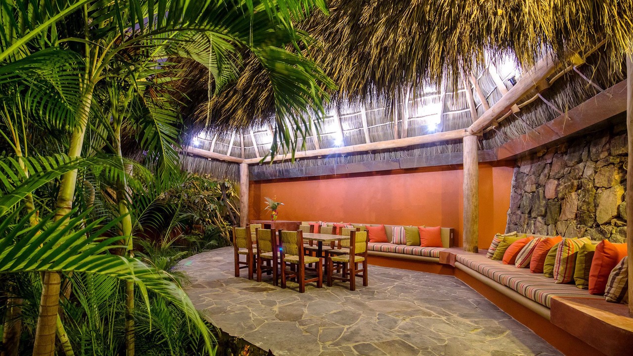 Photo of Outdoor in Romantic Zone