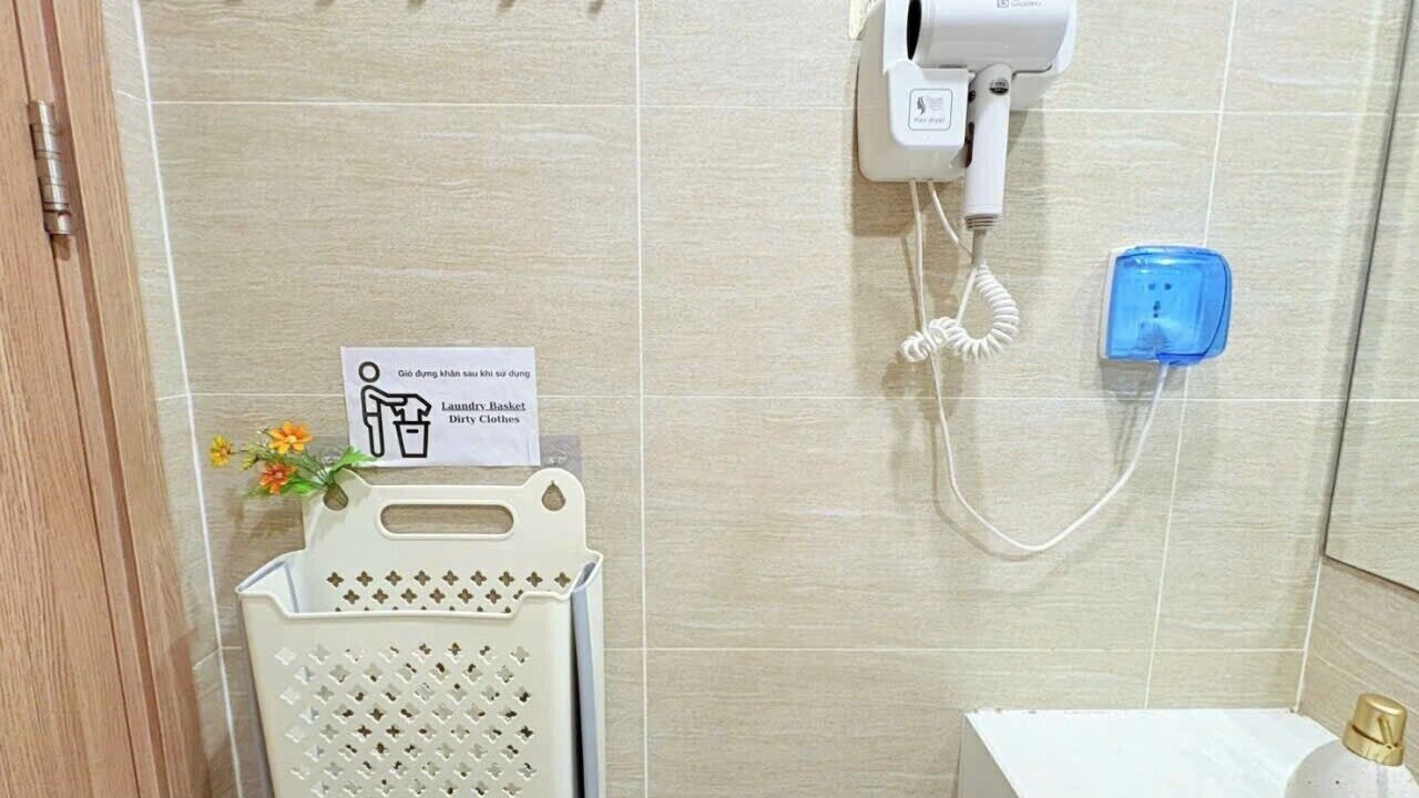 Photo of Bathroom in District 9