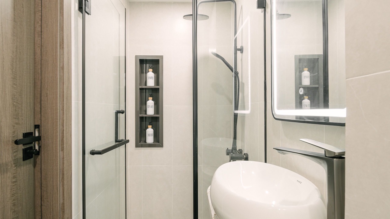 Photo of Bathroom in Old Quarter