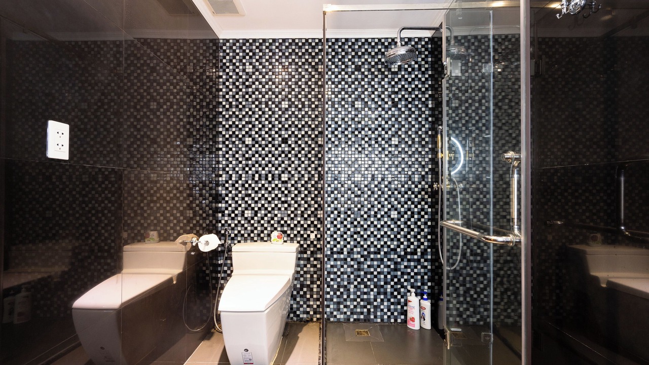Photo of Bathroom in Phuong 6
