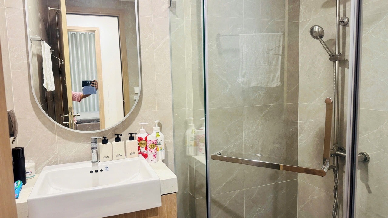 Photo of Bathroom in District 9