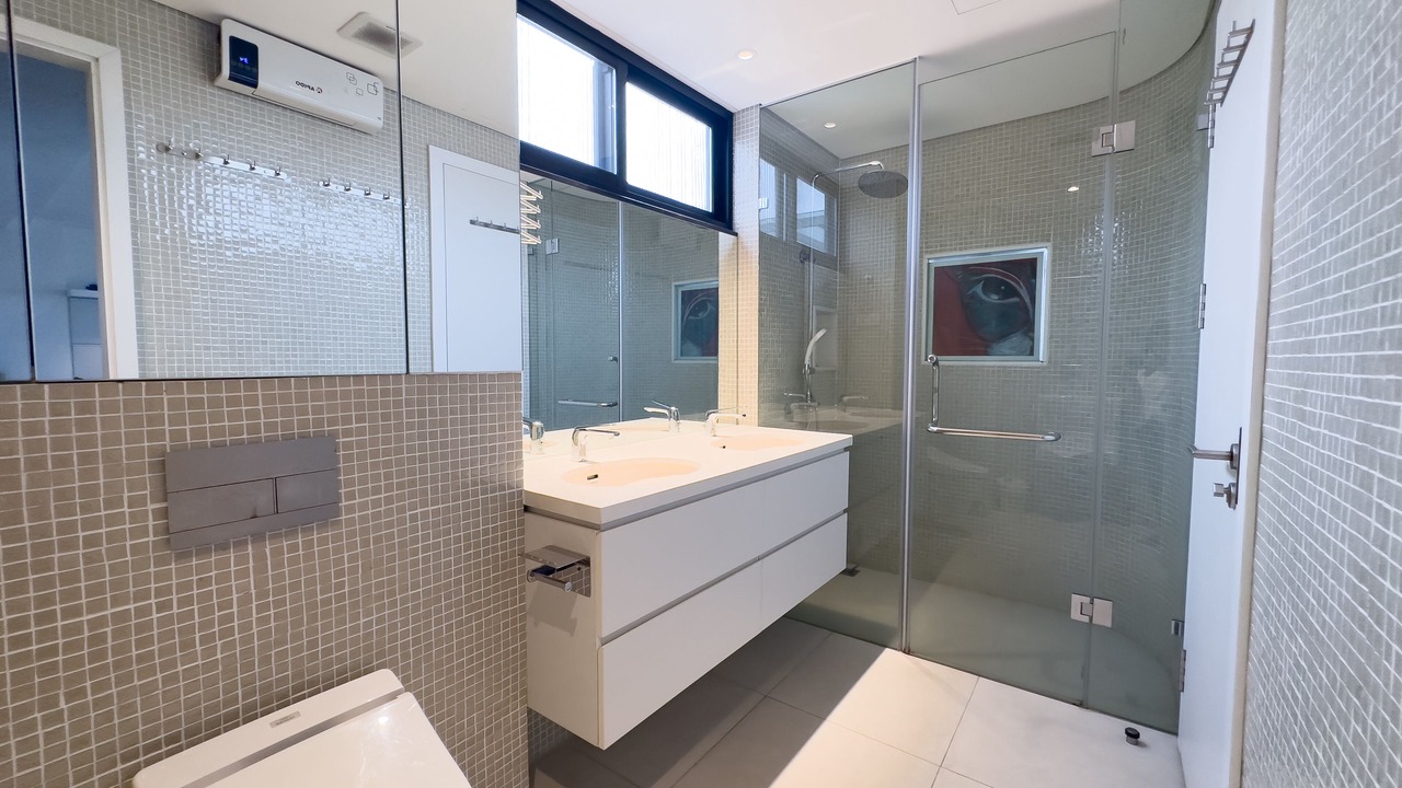 Photo of Bathroom in Ba Dinh