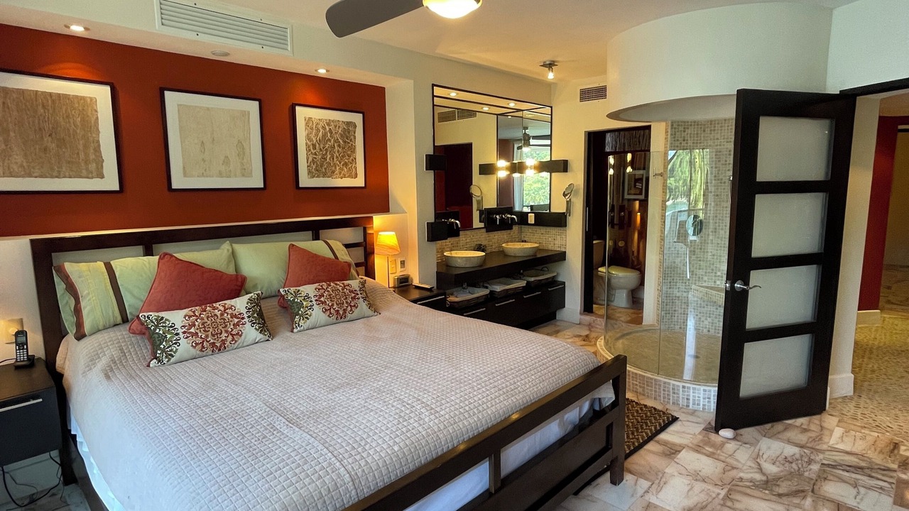 Photo of Bedroom in South Shore Hotel Area