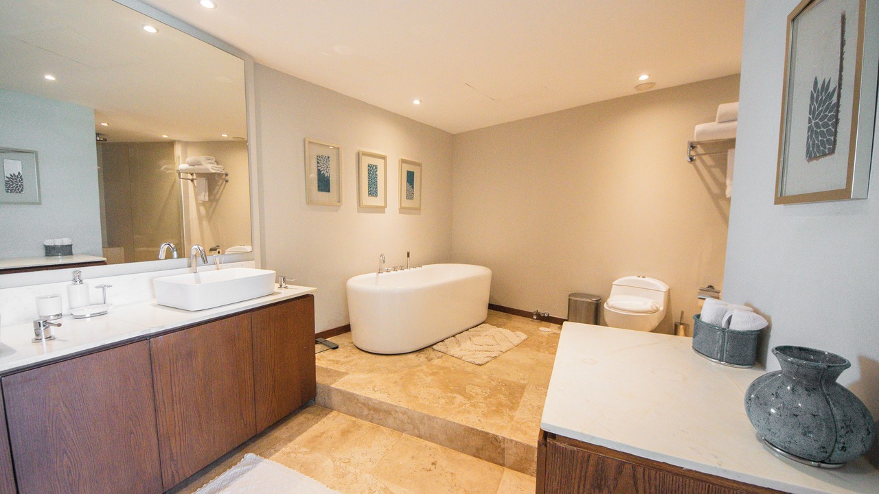 Photo of Bathroom in Flamingos
