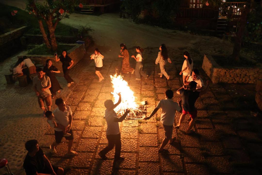 Photo of Others in A Luoi