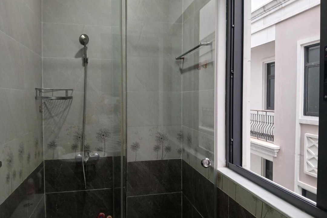 Photo of Bathroom in District 9
