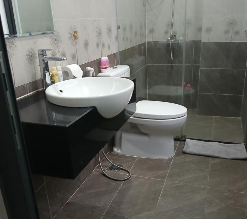 Photo of Bathroom in District 9