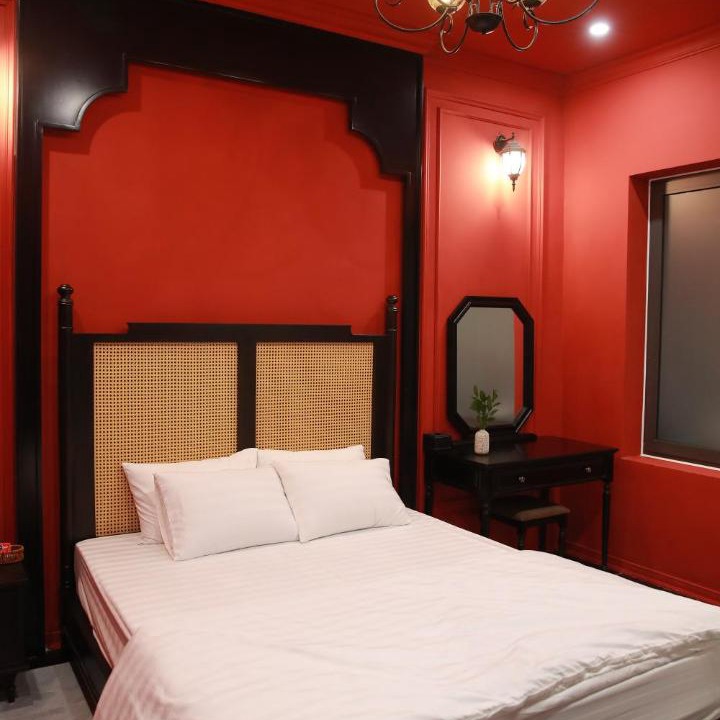 Photo of Bedroom in Trung Hoa Nhan Chinh