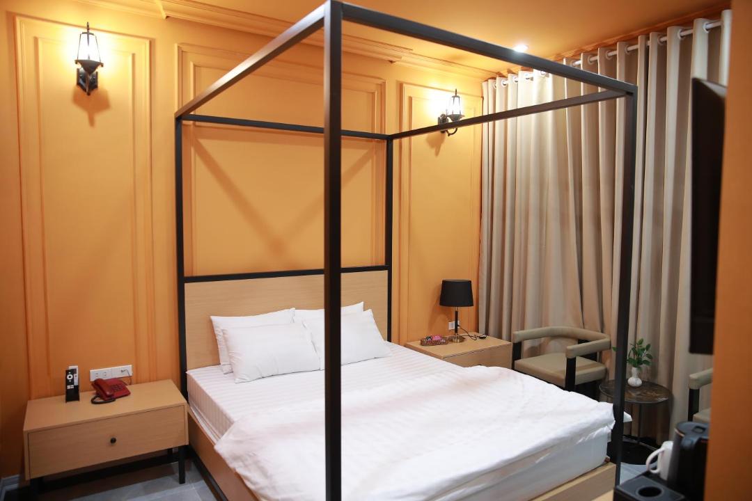 Photo of Bedroom in Trung Hoa Nhan Chinh