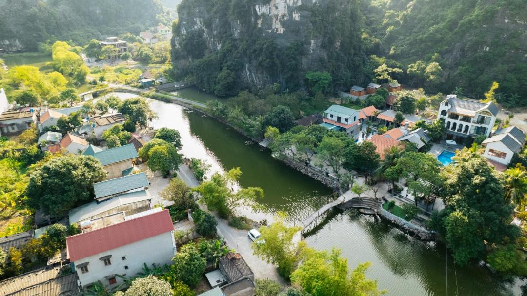 Photo of Others in Hoa Lu