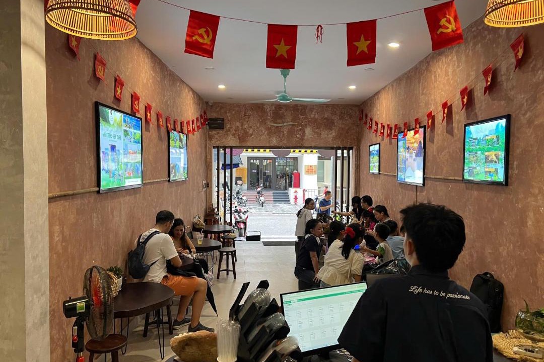 Photo of Others in Hang Buom