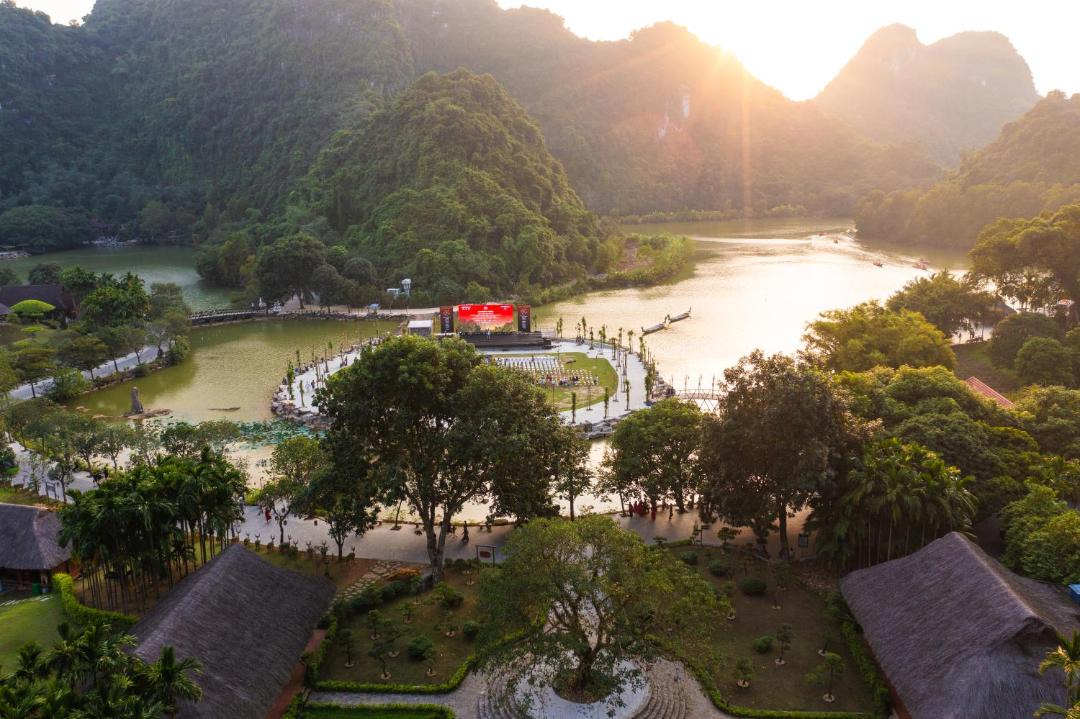 Photo of Others in Hoa Lu