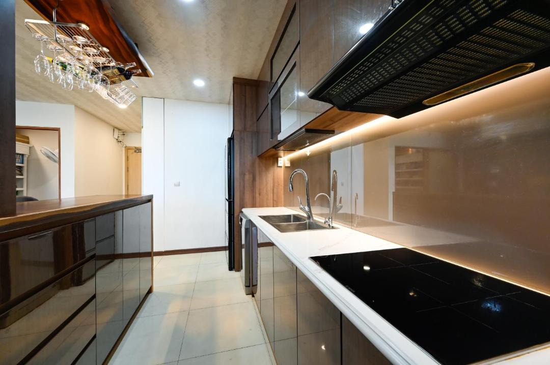 Photo of Kitchen in District 10