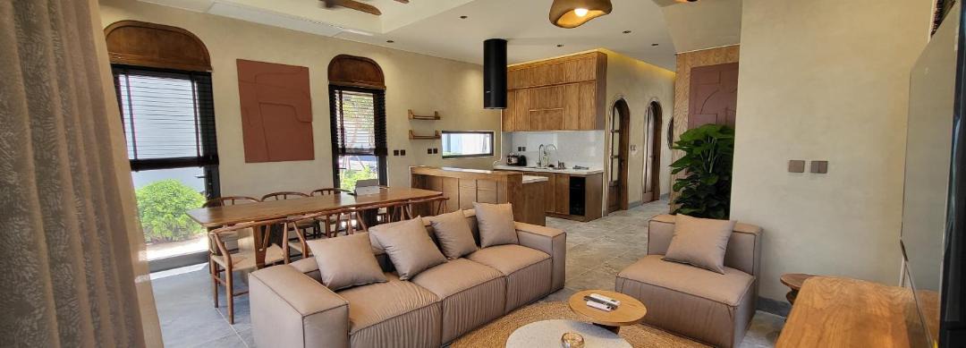 Photo of Others in Van Don